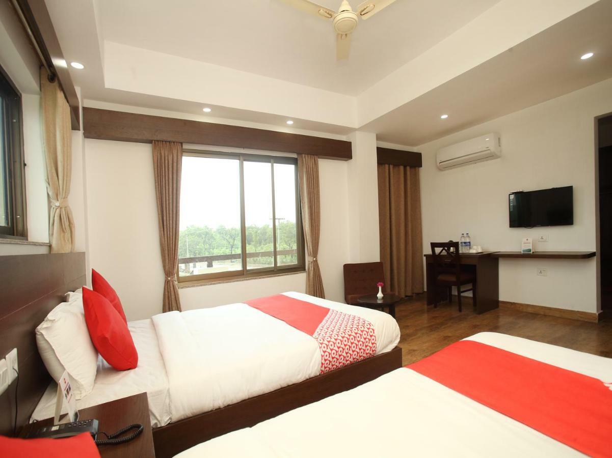 Oyo 525 Hotel Aloka Inn Rummindei Kültér fotó